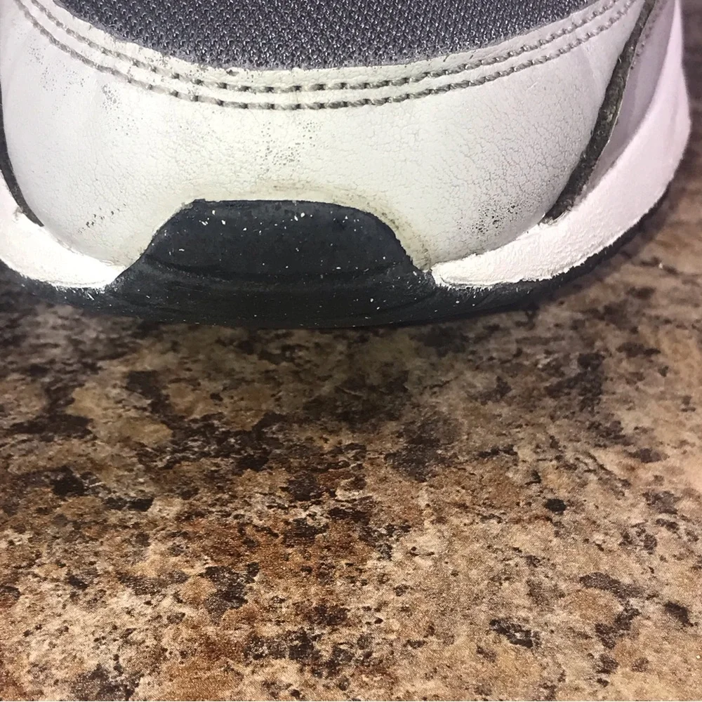 NIKE AIR MAX COMMAND FLEX COOL GREY/PURE PLATINUM Womens SIZE 7.5 844349-001 - Picture 11 of 11